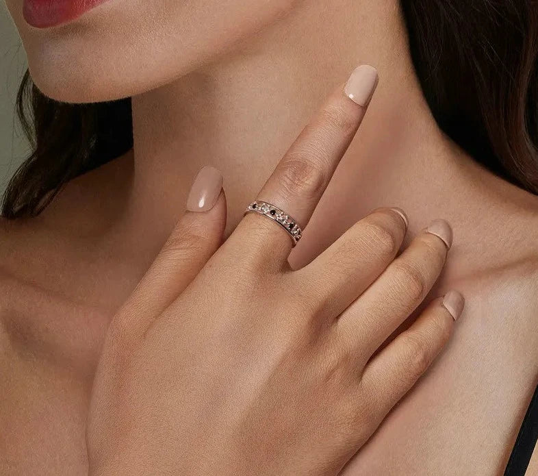 Tarnish Resistant Hollowed Iris Vintage Style Ring