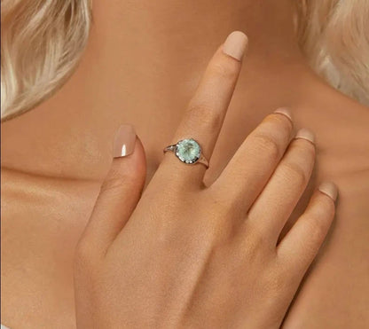 Retro Design Round Shape Solitaire Promise Ring