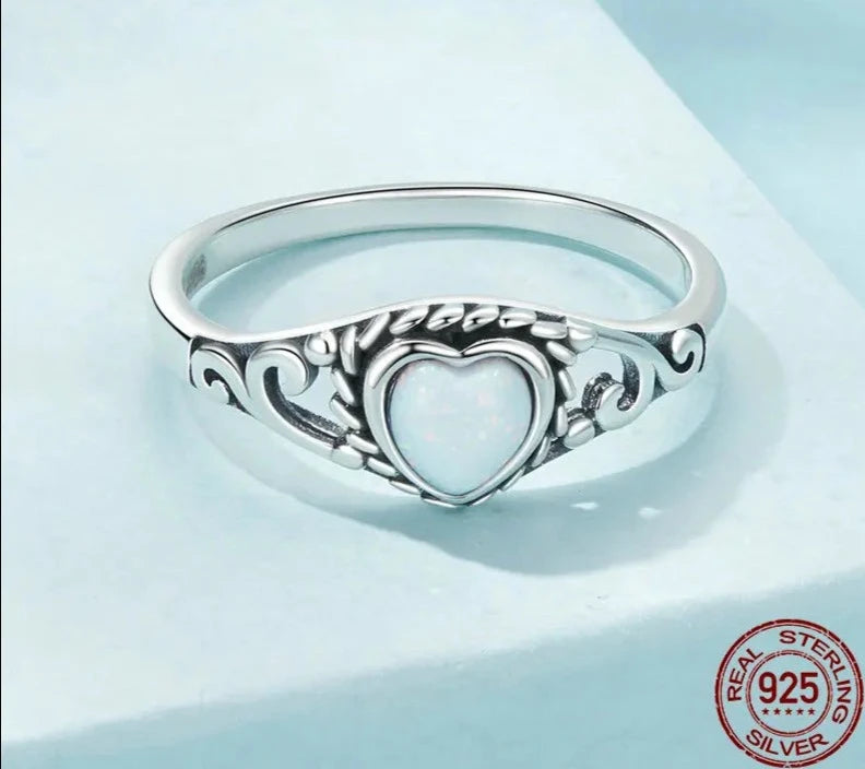 Opal Heart-shaped Sculptured Pattern Ring