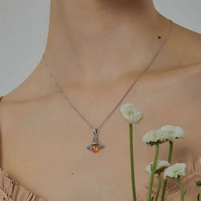 925 Sterling Silver Lovely Bee Necklace - TEA LU SHOP