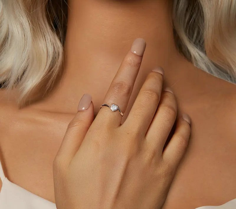 925 Sterling Silver Heart-shaped Moissanite Solitaire Engagement Ring - Shine Bright Store