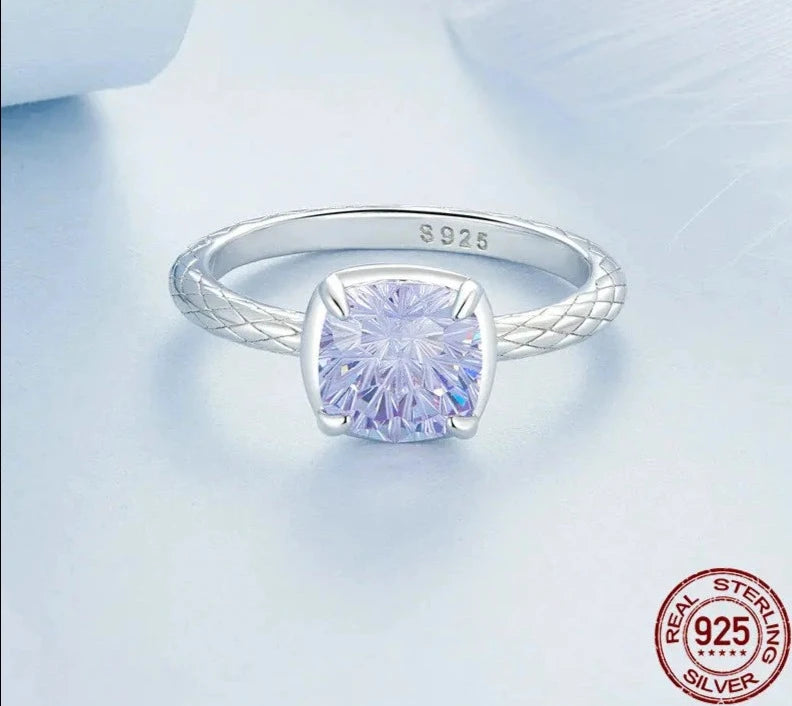 925 Sterling Silver Sparkling Ring
