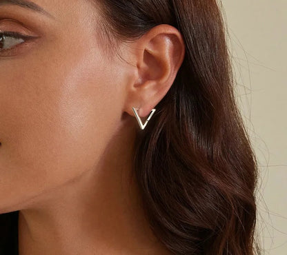 925 Sterling Silver Small Triangle Earrings - TEA LU SHOP