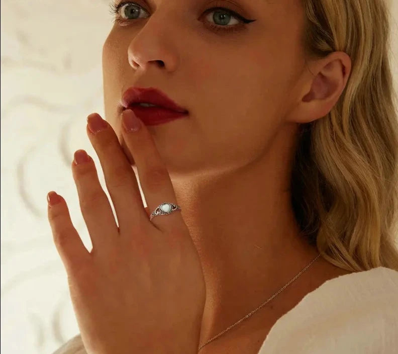 Opal Heart-shaped Sculptured Pattern Ring