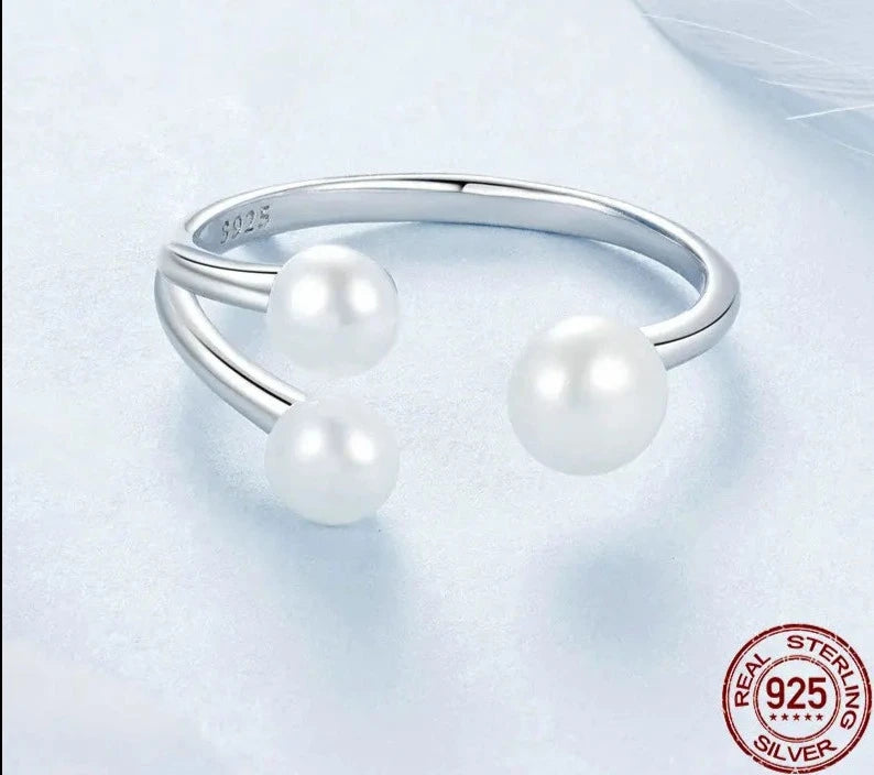 925 Sterling Silver Elegant Pearl Finger Ring