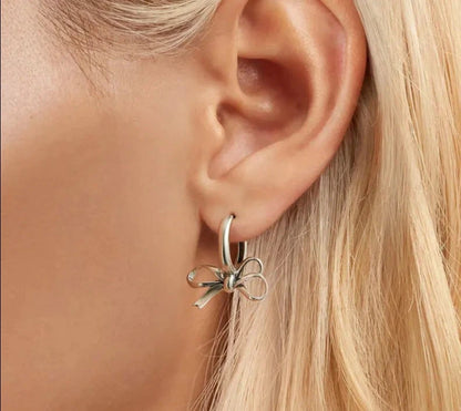 925 Sterling Silver Simple Bow Ear Buckles