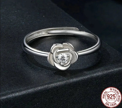 Flower Moissanite Engagement Ring