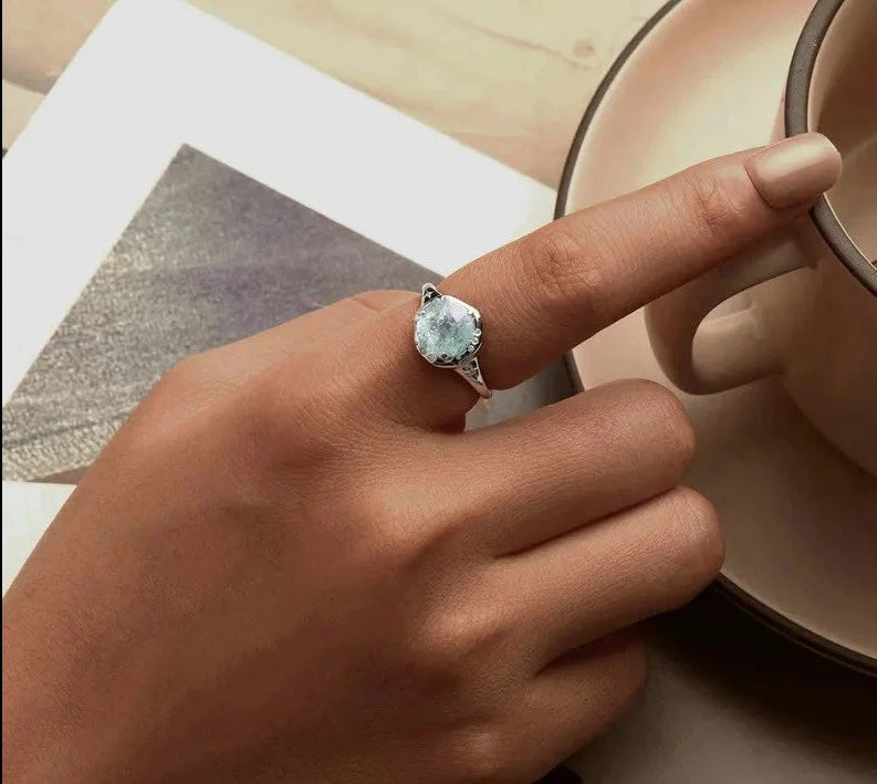 Retro Design Round Shape Solitaire Promise Ring