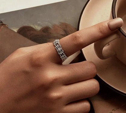 Retro Palace Pattern Open Finger Wide Ring