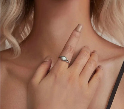 Opal Heart-shaped Sculptured Pattern Ring